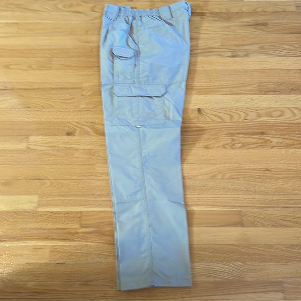 Men’s cargo pants khaki 34. X 34 Rustic Ridge smoke free home